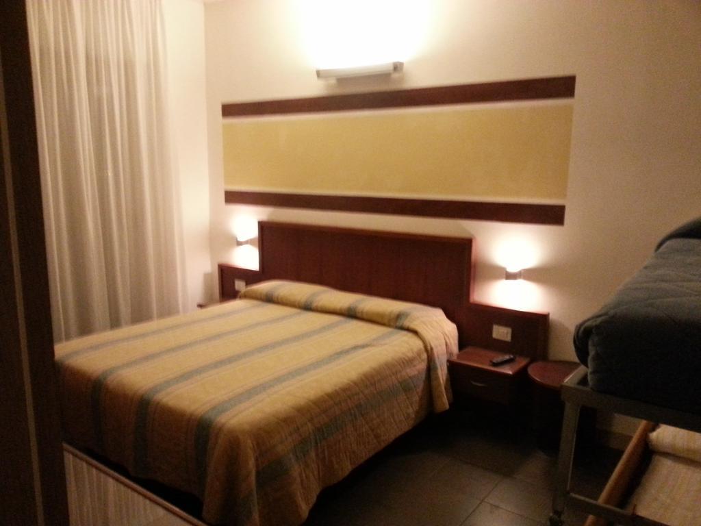 Residence Nocchiero Riccione Rum bild